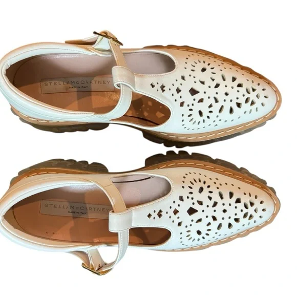 Stella McCartney white vegan leather Mary Jane platform shoes. Size 38 8